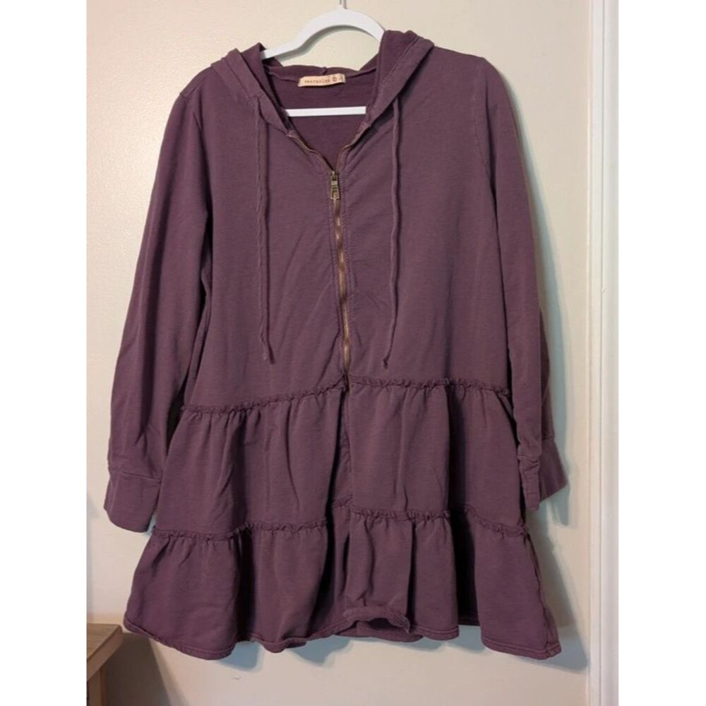 NWOT Wearables Women's Large • plum zip up hoodie